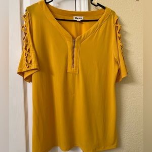 XL yellow top by Blue Mood Company.